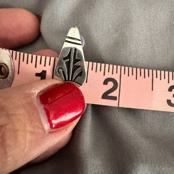 💥SALE Native American Earrings, Sterling Hopi/Navajo, artist signed & hallmarked - Picture 6 of 6